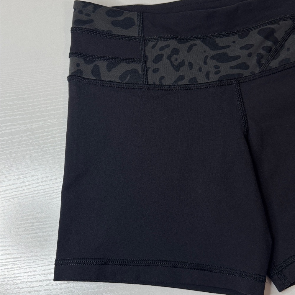Lululemon Groove Short *Full-On Luon (Regular) - Black / Wi14 Quilt 5 - Picture 8 of 16